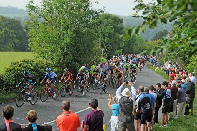 The peloton before the escape on stage 6.