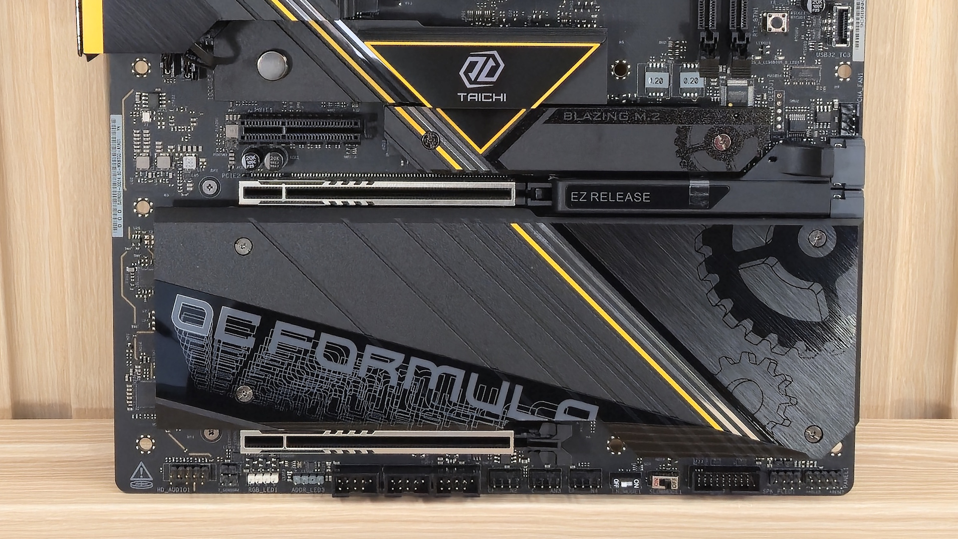 ASRock X870E Taichi OCF - bottom half