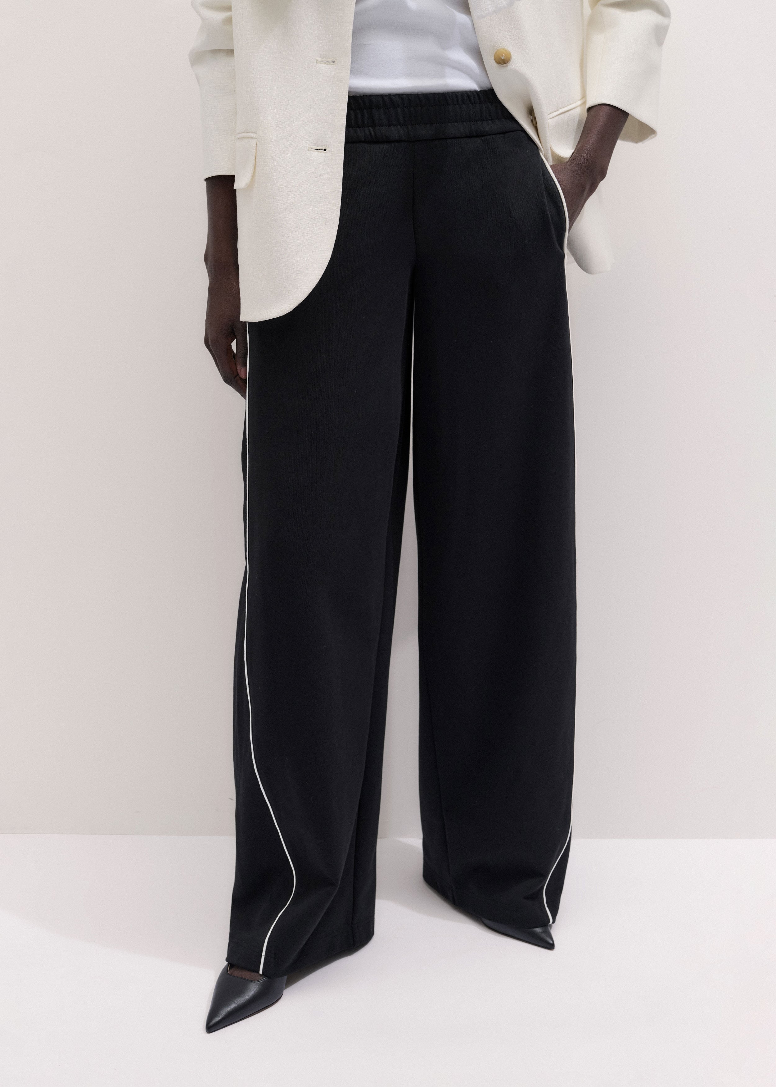 Wide Barrel Track Pant