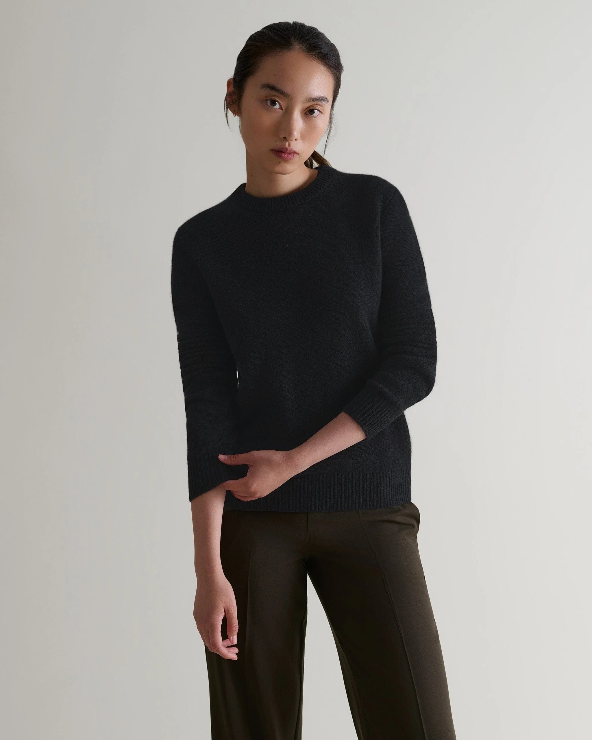 Black Cashmere Midweight Crewneck Jumper | Rise &amp;amp; Fall