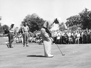 Ben Hogan putting at the 1951 US Open