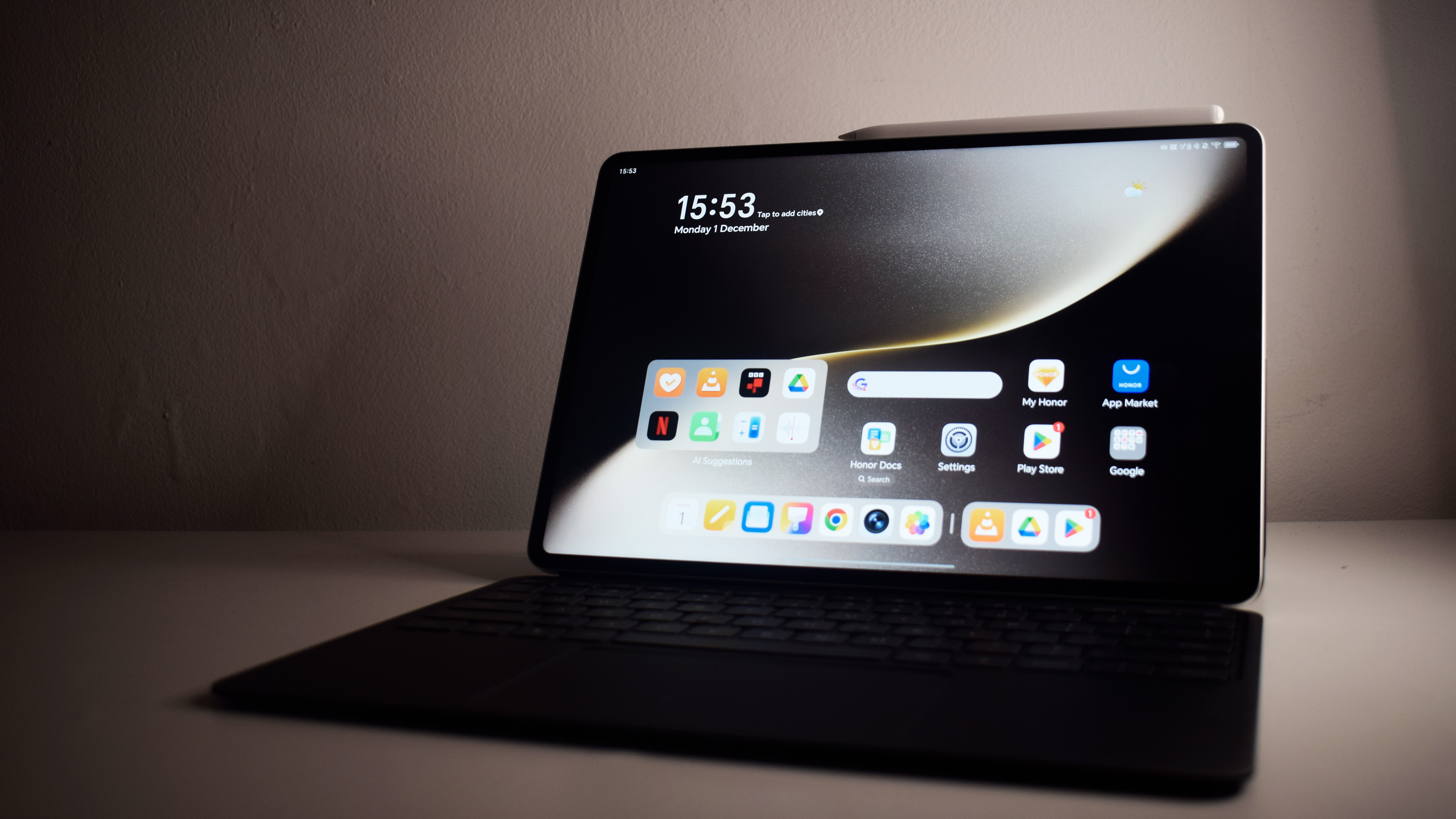 The Honor MagicPad 3 on a desk