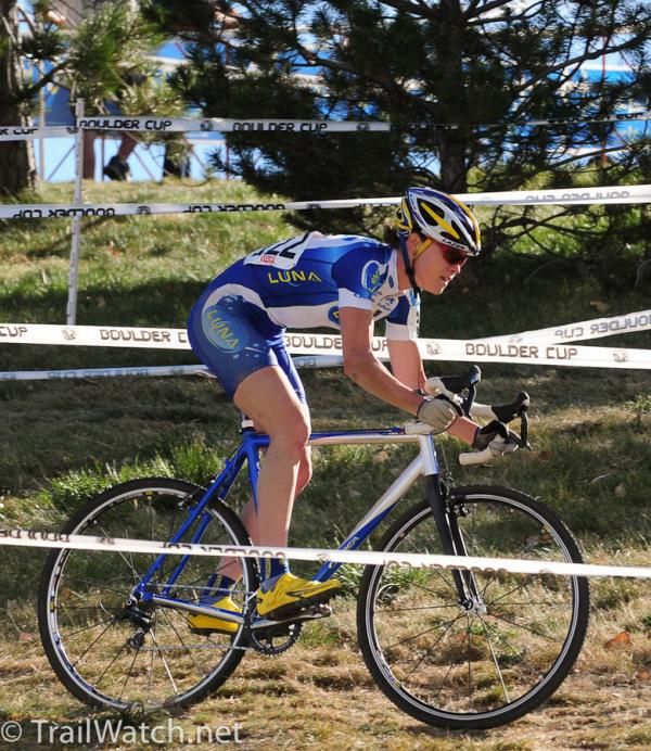 Georgia Gould (Luna Pro Team) riding a back-and-forth downhill.