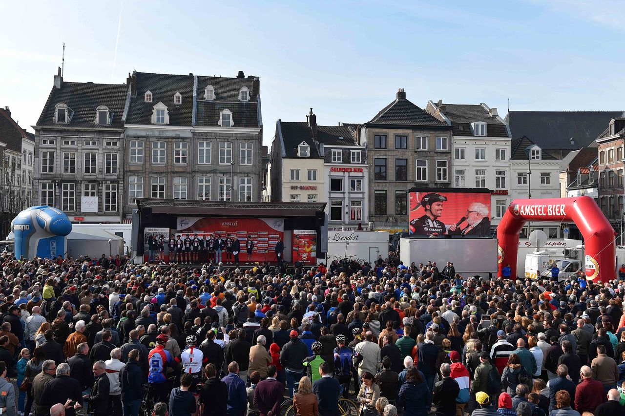 Local Tom Dumoulin and Giant-Alpecin are presented to the crowd