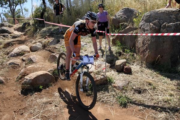 Jenni King sets the pace among the elite women