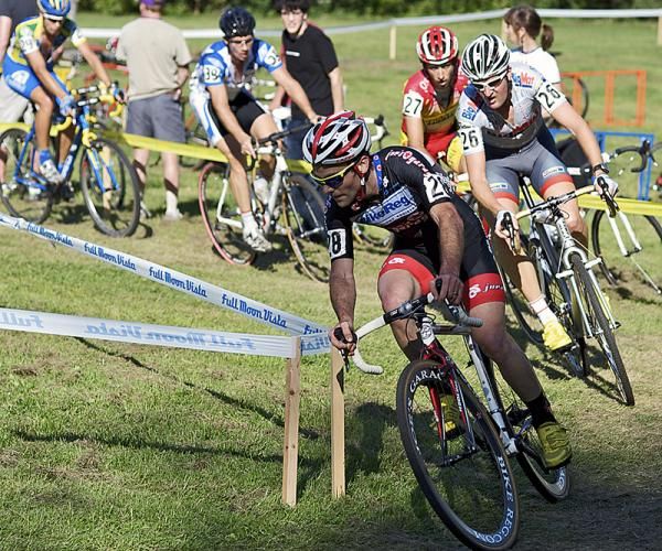 Local hero Justine Lindine made the first selection and tried to push the pace early.