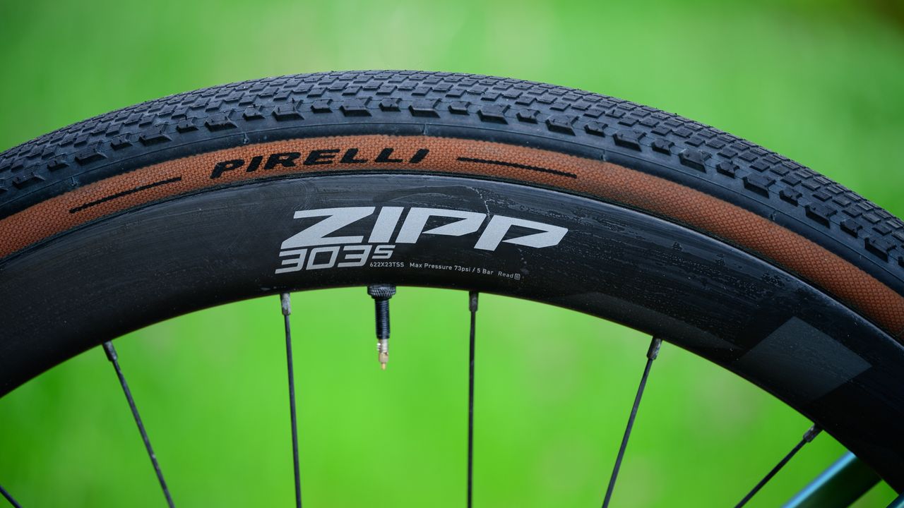 Colnago C68 Gravel with Zipp 303s
