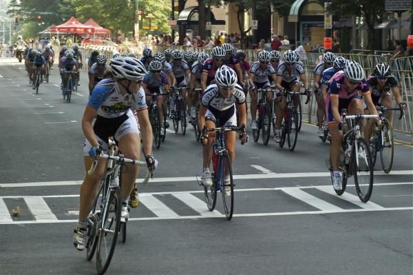 Kate Bates launches one of several attacks.