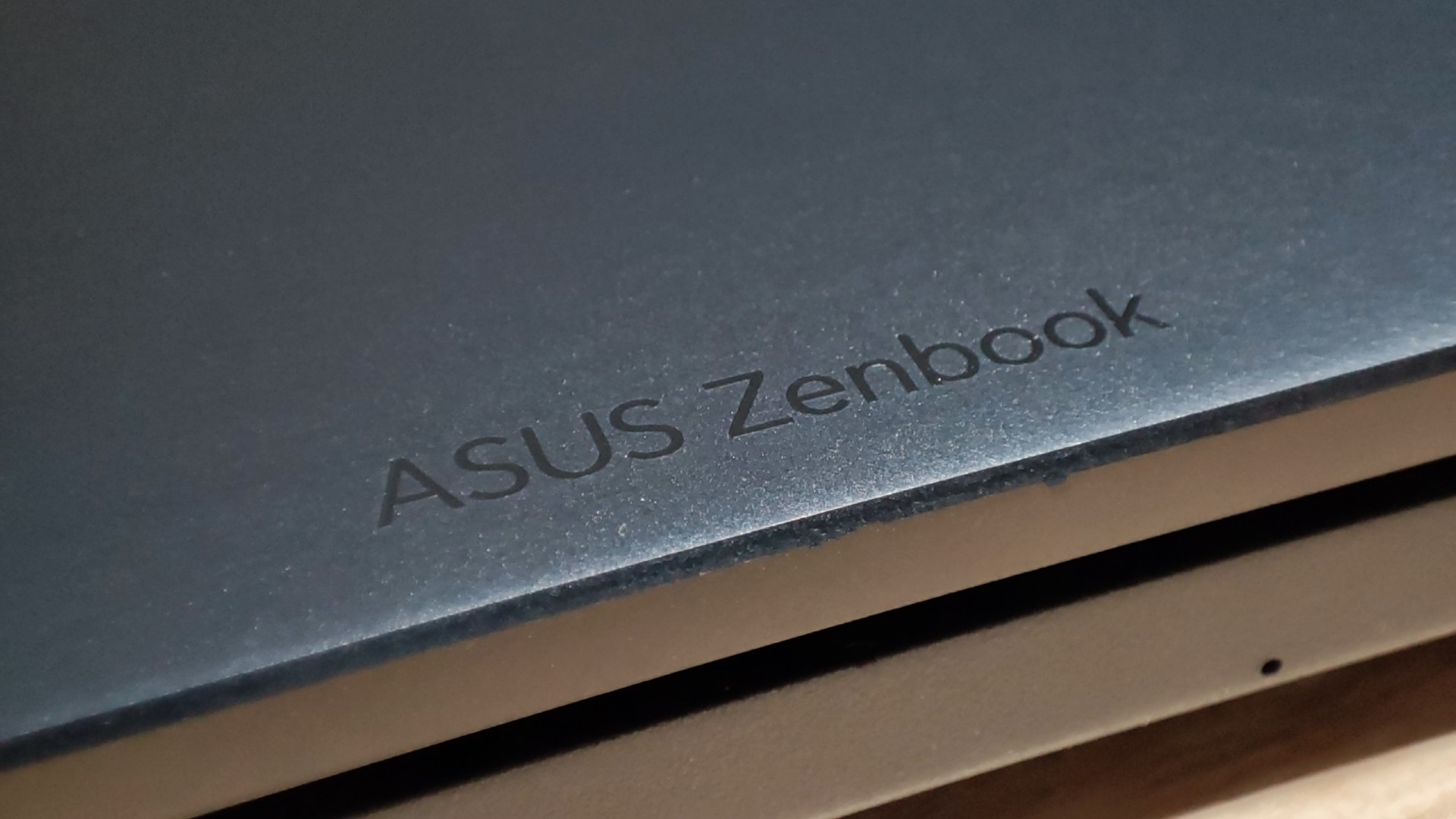 Asus Zenbook Pro 14 Duo OLED (UX8402)