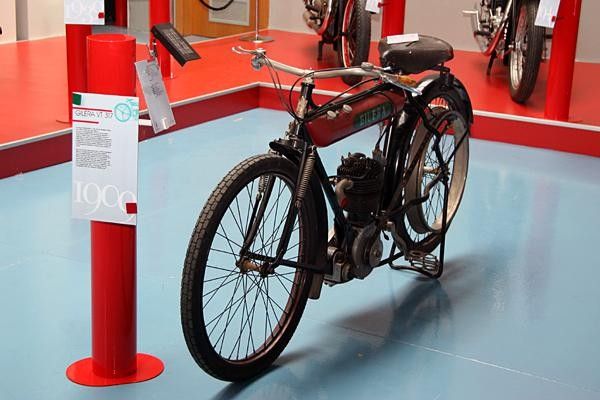 A 1909 model Gilera VT 317,