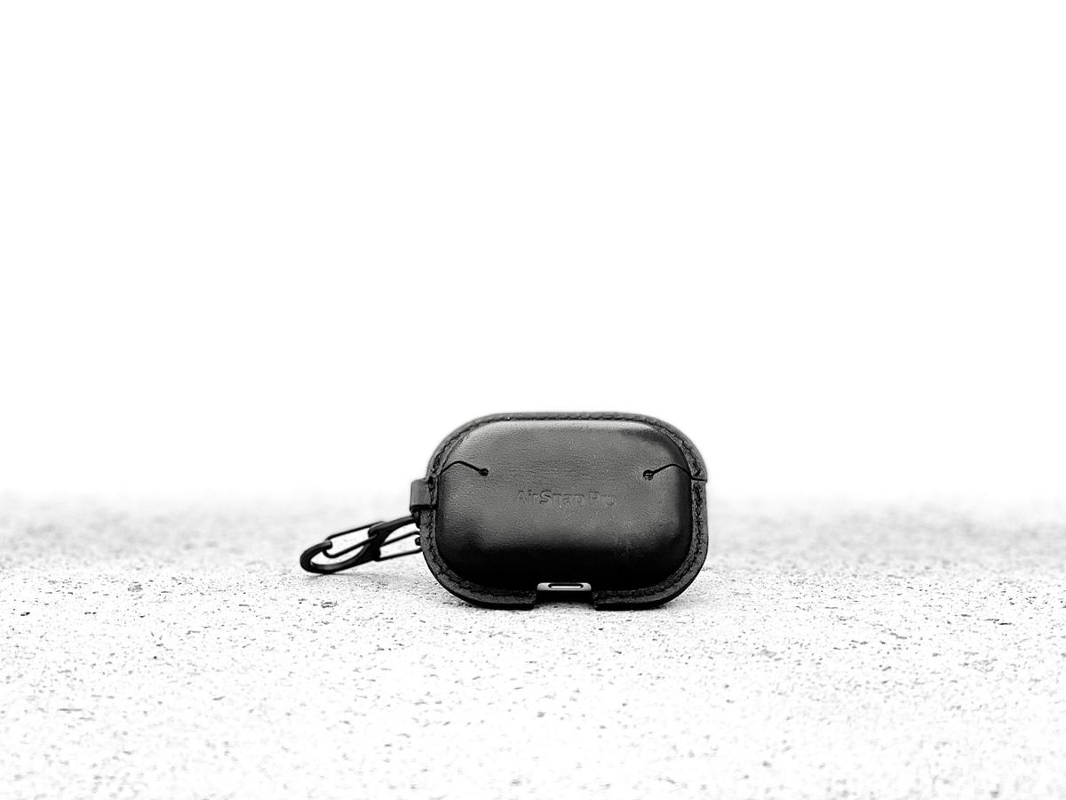 TwelveSouth AirSnap Pro in High Key Mono