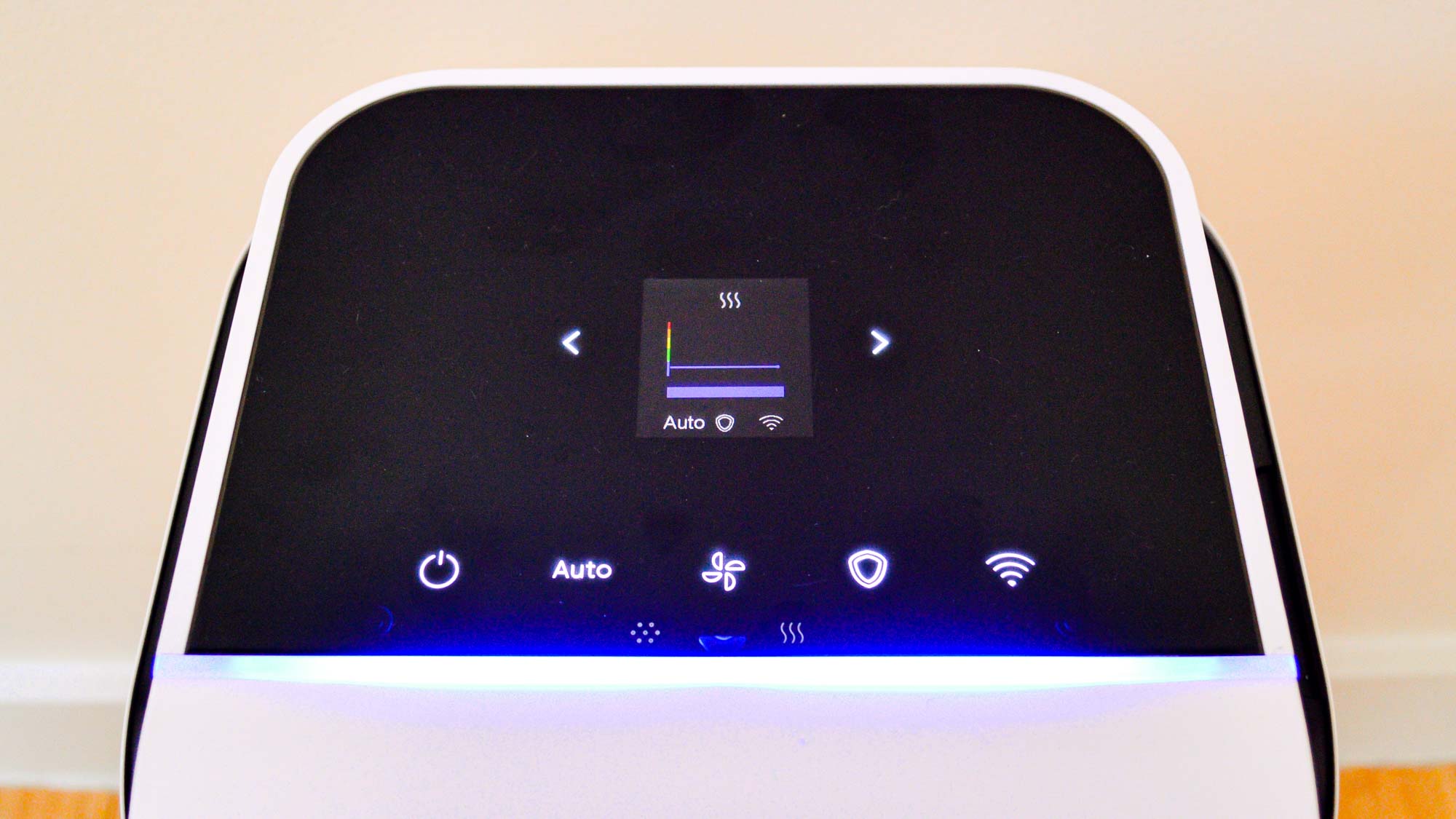Control panel of the Blueair Health Protect 7470i air purifier