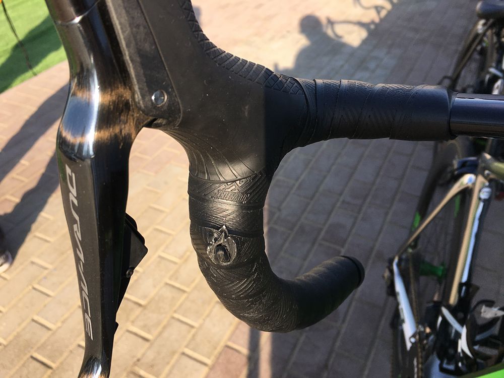 Cavendish has sprinter changes pushing out from his bar tape