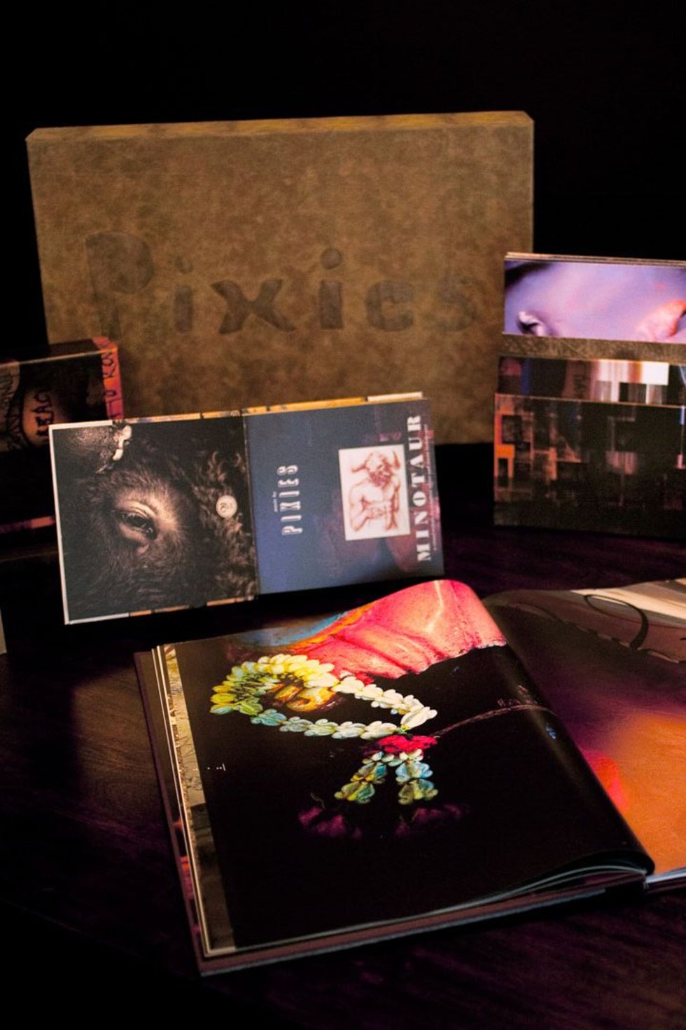 vaughan-olivers-favourite-4ad-album-sleeves-9-1556678773-r4qJ.jpg