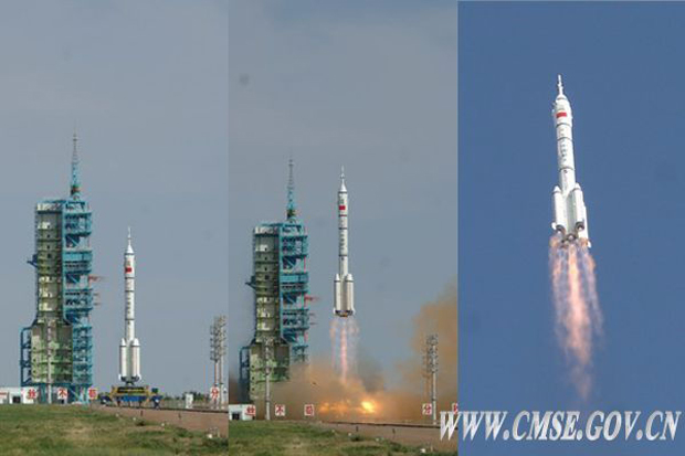 Liftoff of Shenzhou 10 Crew