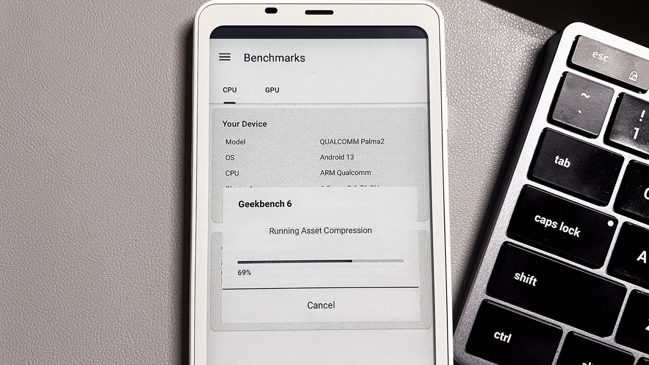 A benchmarking application running on the Onyx Boox Palma 2