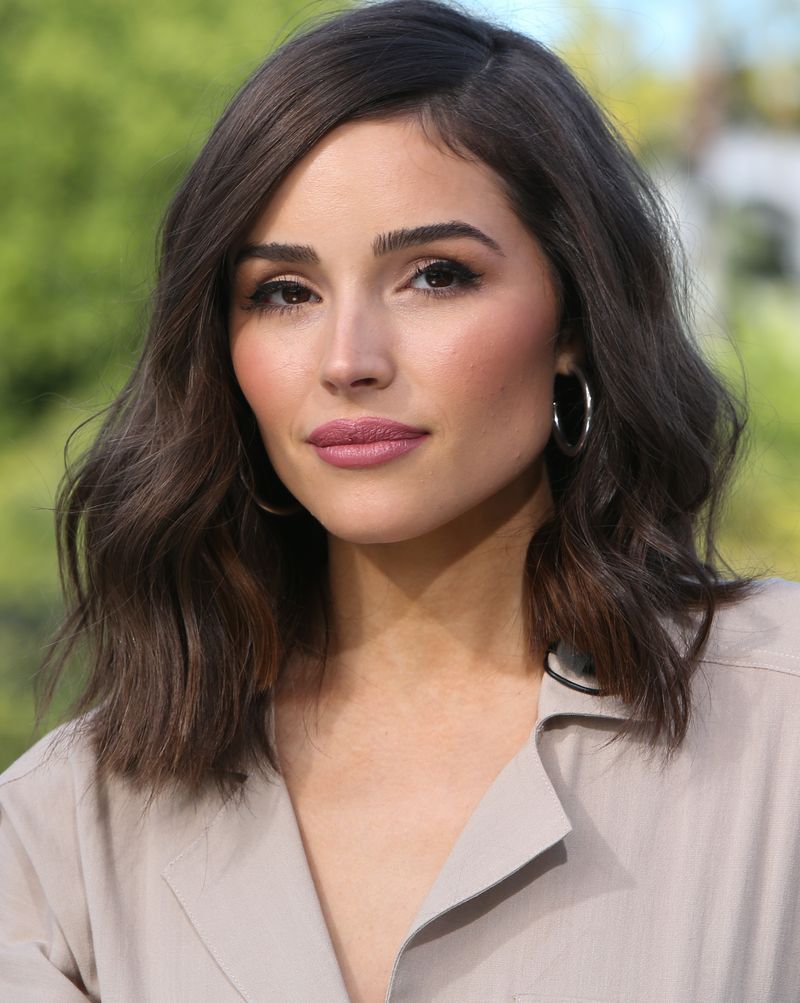 olivia culpo, rohan oza and taylor hill visit "extra"