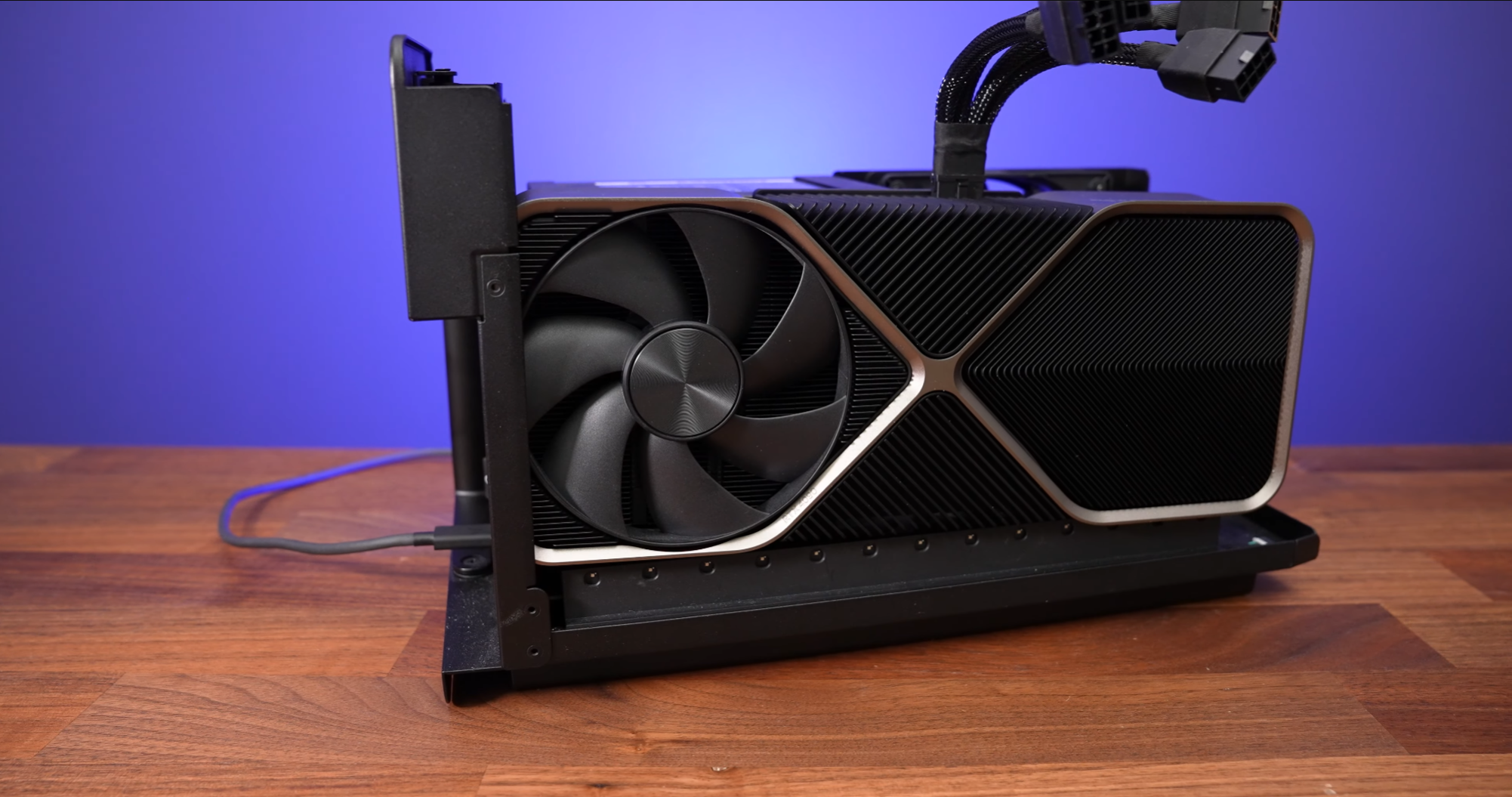 Som regel Effektivt velfærd External GPU Dock Wreaks Havoc on RTX 4090 Gaming Performance | Tom's  Hardware