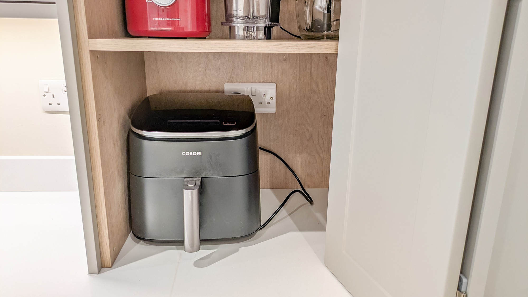 Kitchen appliance garage