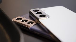 Samsung Galaxy S22 and S21 camera units