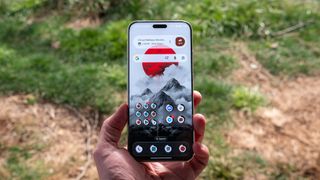 An Ukiyo-e theme on the Honor Magic 8 Pro's home screen