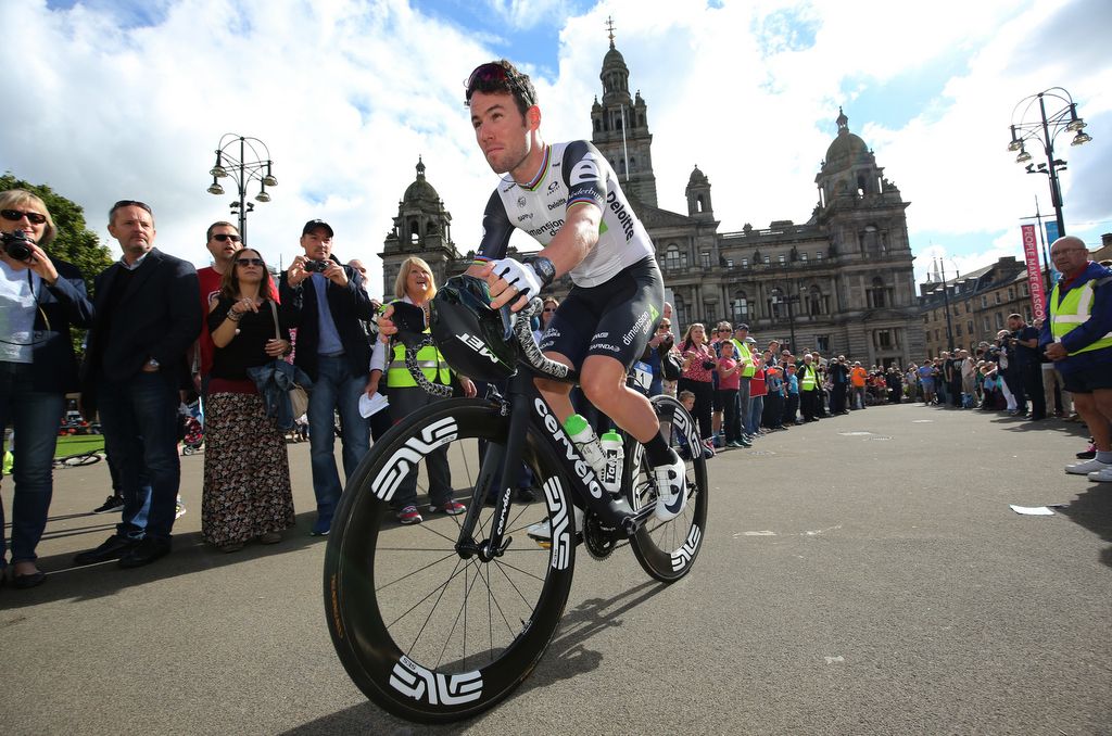 Mark Cavendish (Dimension Data) after signing on