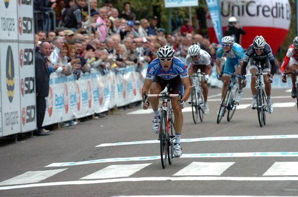 Dario Cataldo (Quick Step) won by several bike lengths