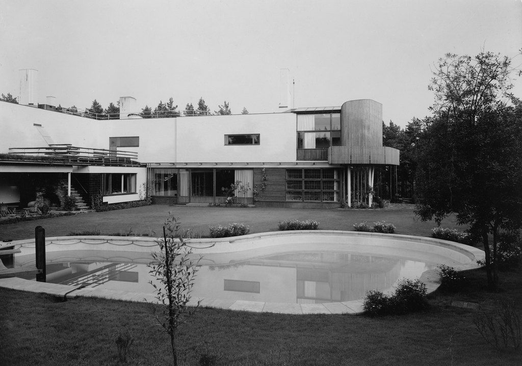 alvar aalto&#039;s villa mairea, part of an exhibition on skateboarding in swimming pools