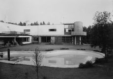 alvar aalto's villa mairea, part of an exhibition on skateboarding in swimming pools