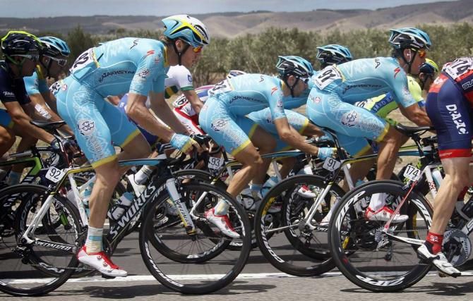 Astana went on the attack in the cross winds, sparking echelons and a hectic chase