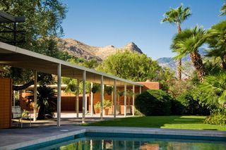 Hugh Kaptur (b. 1931) is one of Palm Springs’ most prolific architects and part of a group of modernists who defined Desert Modernism. Pictured here, his house for Hollywood actor Steve McQueen