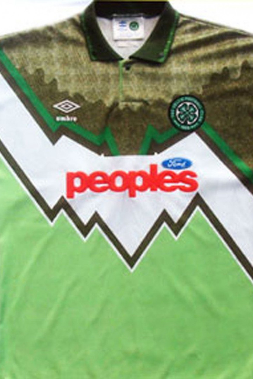 50-worst-football-kits-ever-11-1556697294-DNYv-column-width-inline