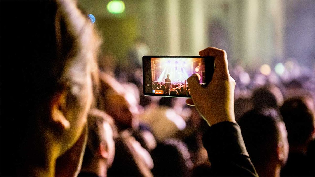 Using phone in a crowd