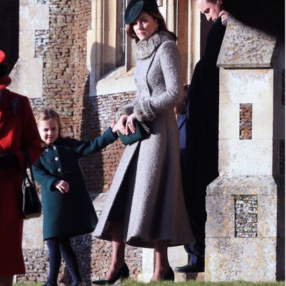 Style, Street fashion, Fashion, High heels, Teal, Basic pump, Beige, Aqua, Fur, Leather,