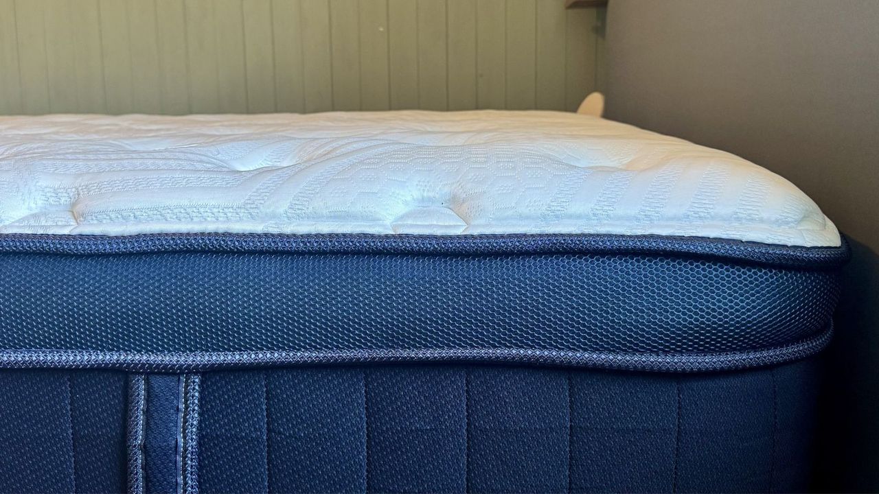 Brooklyn Bedding Thermobalance LX Elite in our tester's home