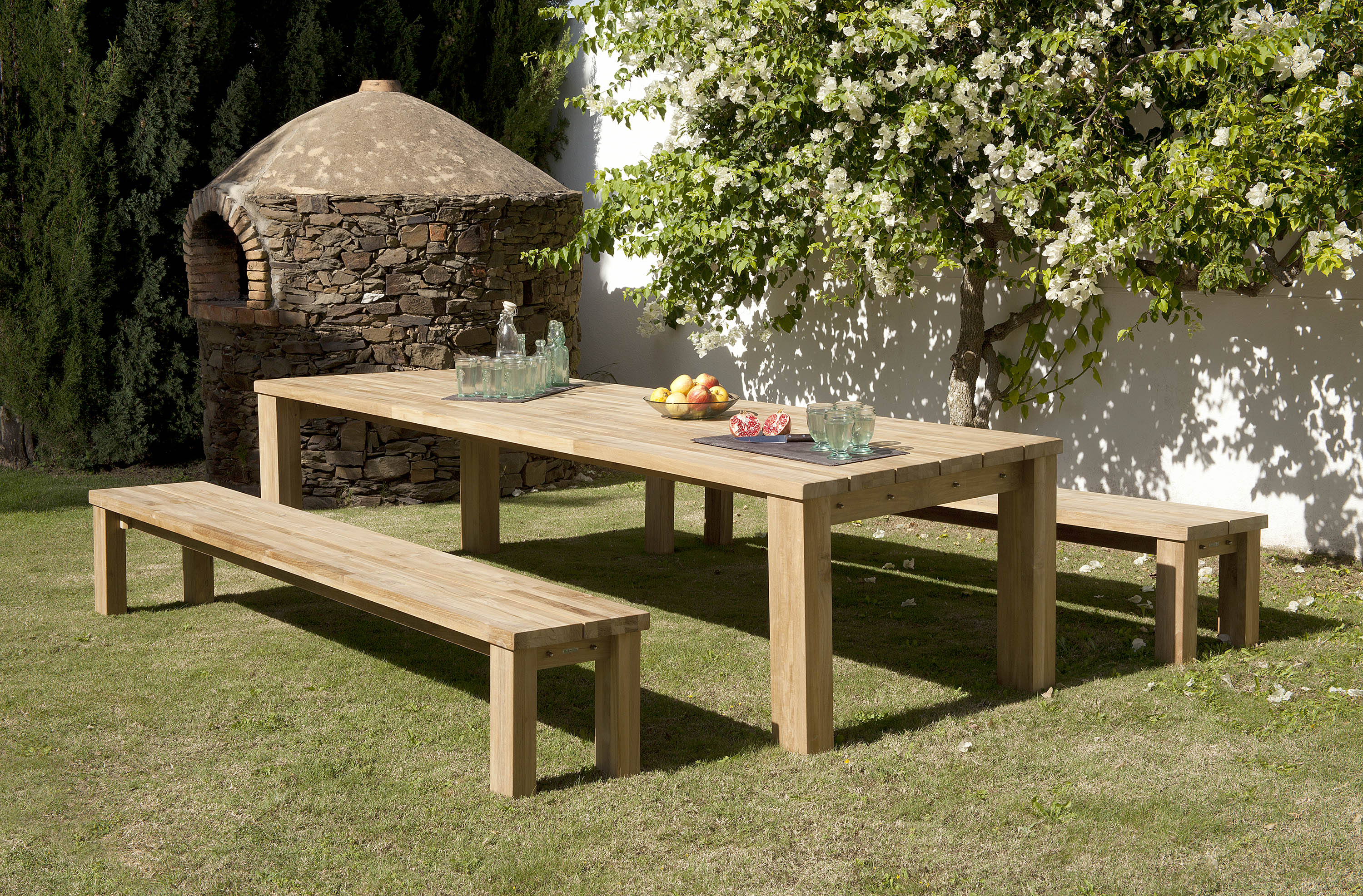 low maintenance garden ideas: teak outdoor bench from barlow tyrie