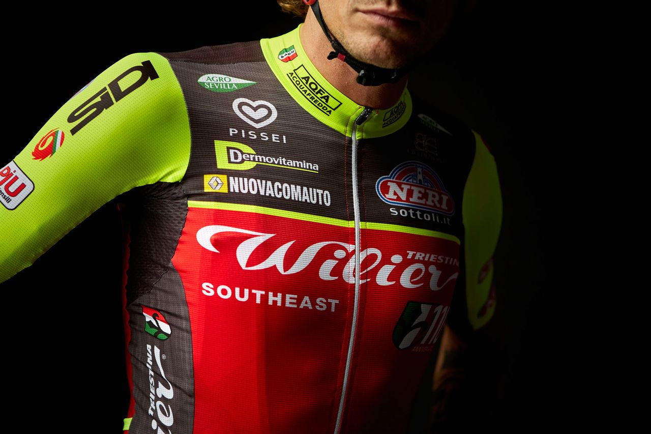 Filippo Pozzato shows the new team kit.