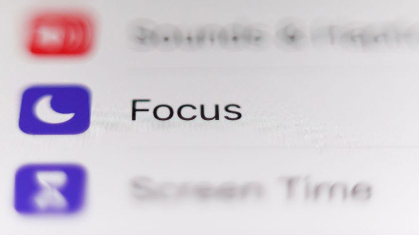 Focus mode on iOs icon in focus with screen time out of focus below it