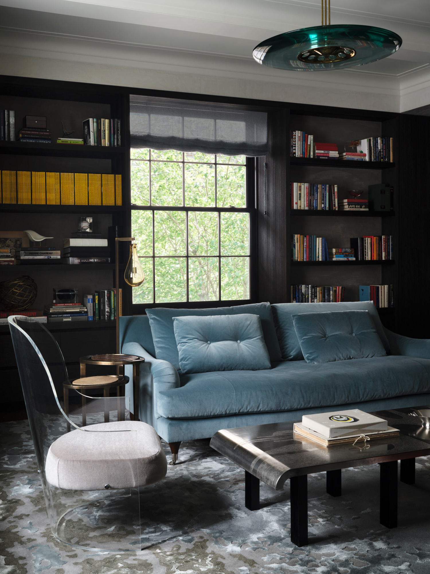 minimalist and rich interior at Victoria Blau apartment, New York