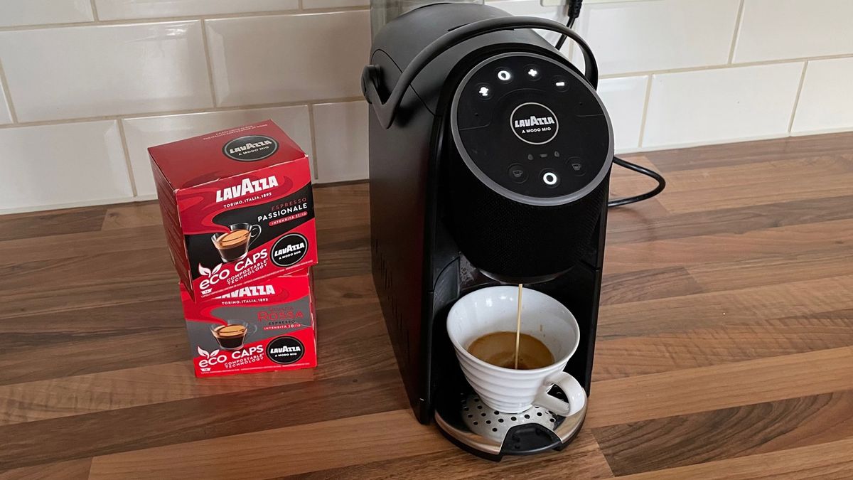 Lavazza A Modo Mio Voicy review the first espresso machine with Alexa