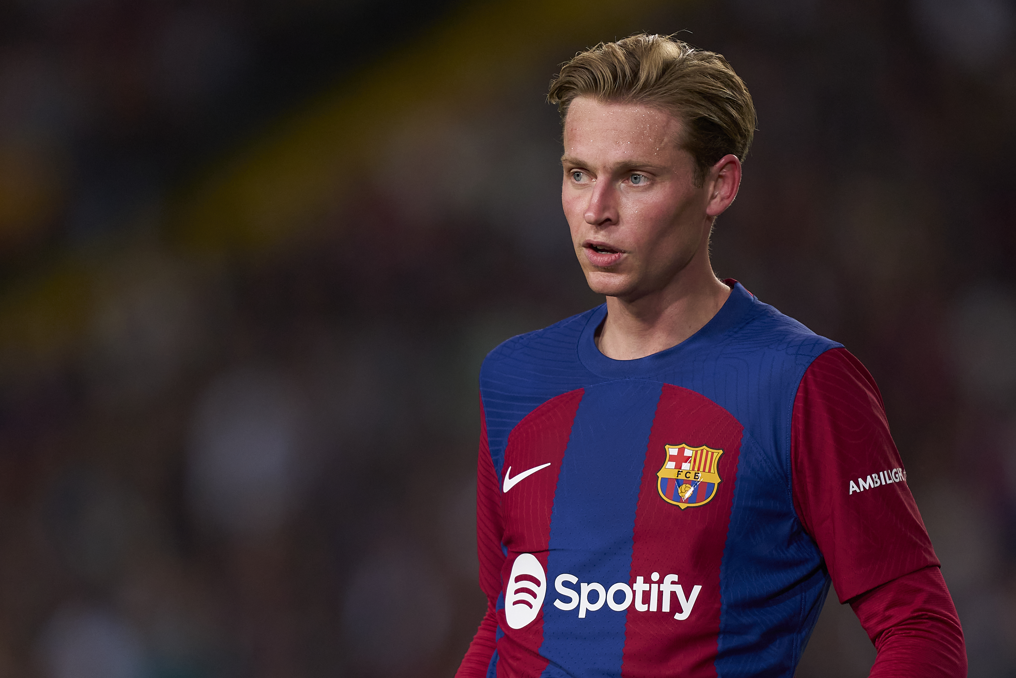 Manchester United target Frenkie de Jong in action for Barcelona against Paris Saint-Germain in the Champions League in April 2024.