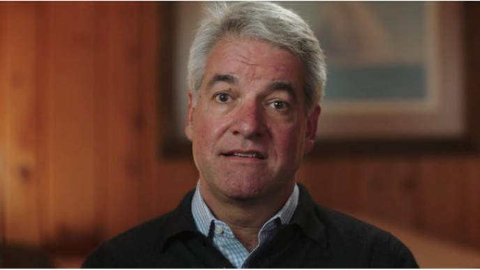 Andy King, Fyre Festival's notorious Evian guy, is getting his own show
