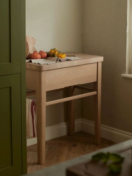 Borough Freestanding Chopping Block