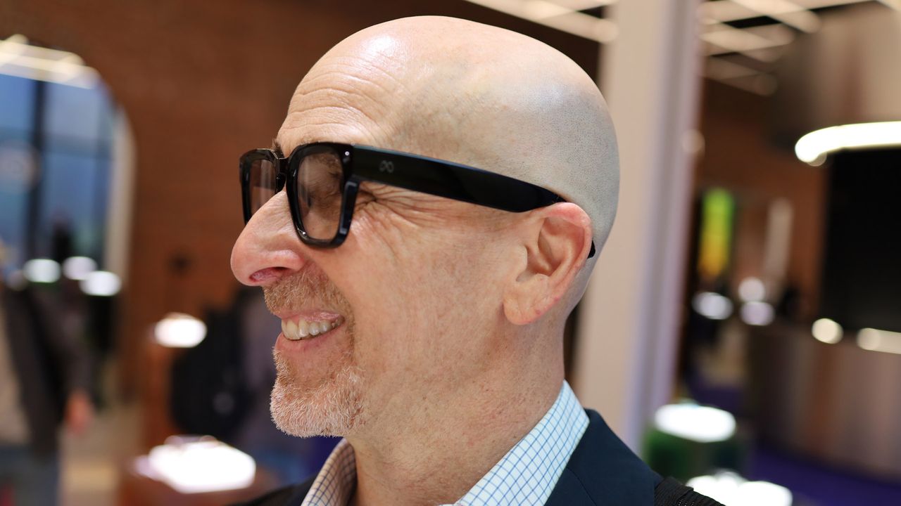 Meta Essilor Luxottica AI Glasses