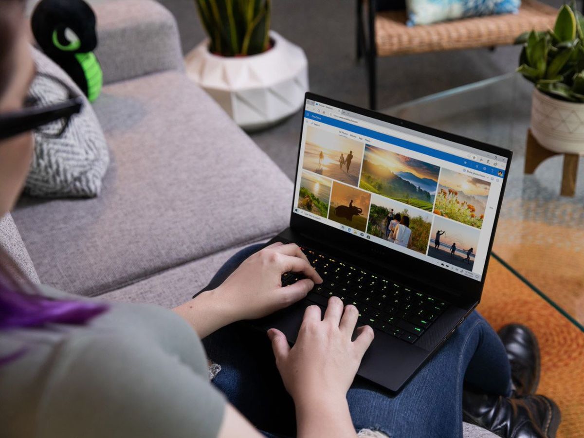 Razer Blade 14 2021 Life Press