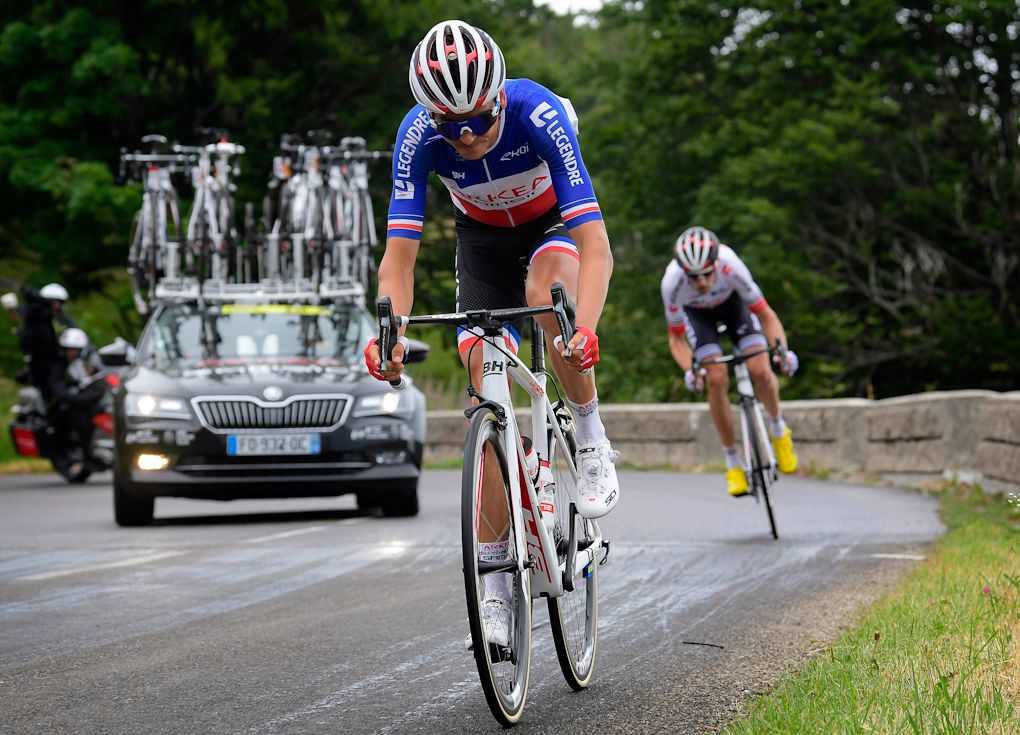 Warren Barguil attacks near the end of stage 6 at the Tour de France