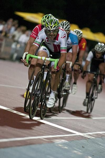 Local favourite and veteran Tim Decker would combine with Glen O'Shea to make the podium in his final Bendigo Madison ride.