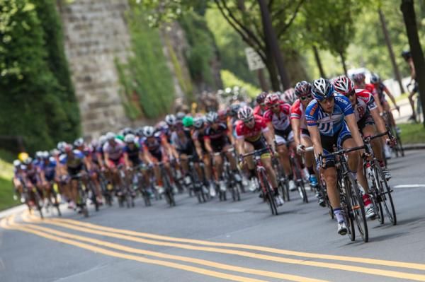 The bunch starts to go after the break.