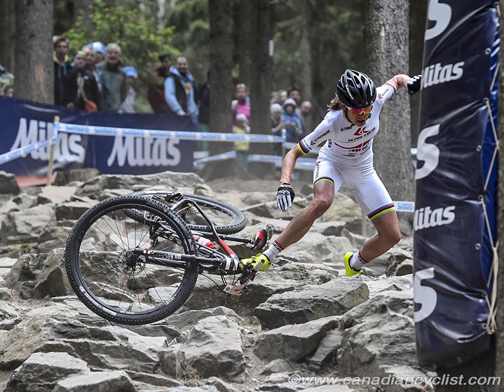 Maja Wloszczowska (Kross Racing Team) going down
