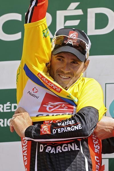 Valverde pulls on the yellow jersey